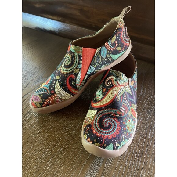 UIN Toledo Women's Canvas Loafer Slip On Shoes Leaves Pattern Size 6.5 - Picture 2 of 16